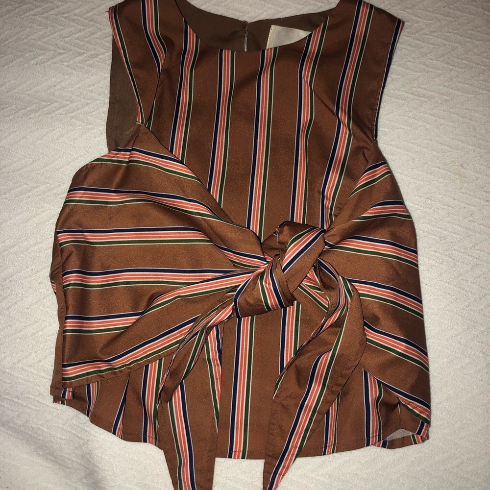J.O.A. cropped tie-front blouse